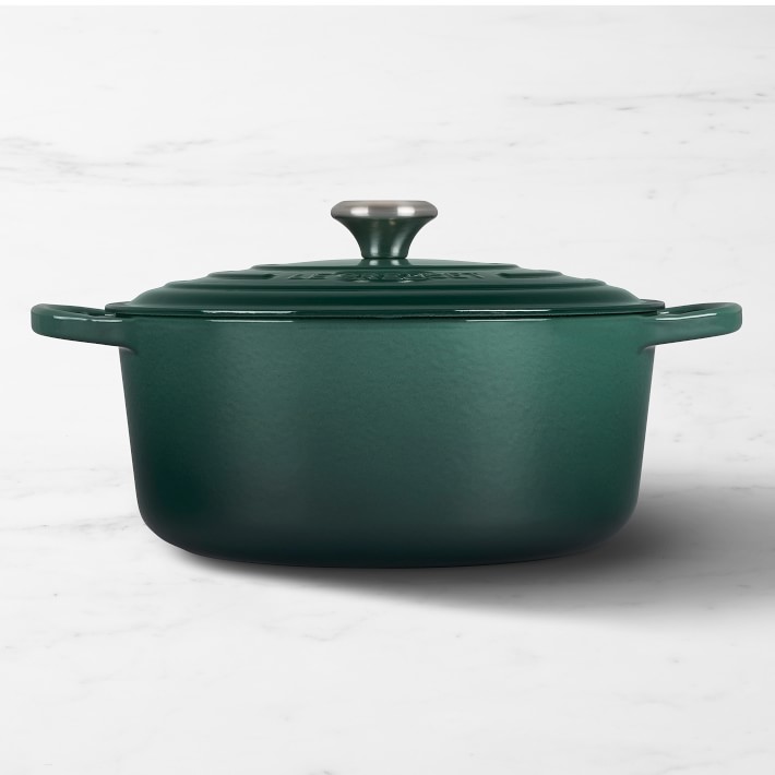 Le Creuset Signature Enameled Cast Iron Round Dutch Oven 7 1/4 Qt