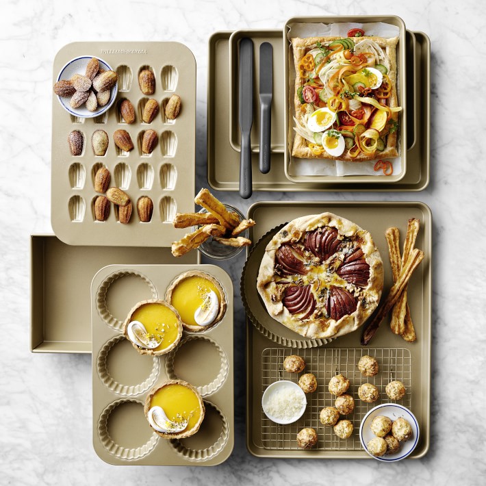 Williams Sonoma Goldtouch® Savory Bakeware, Set of 4