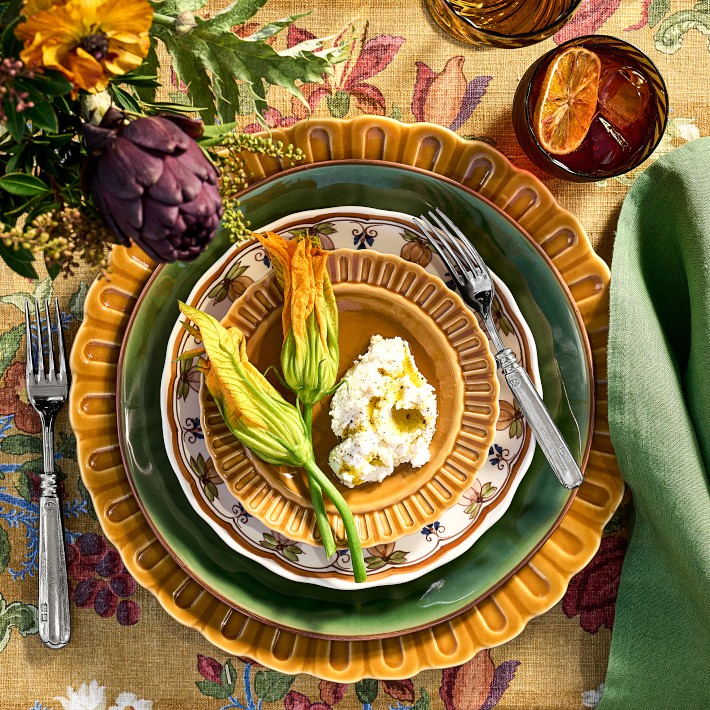 8 top Thyme & Table Appetizer Plates