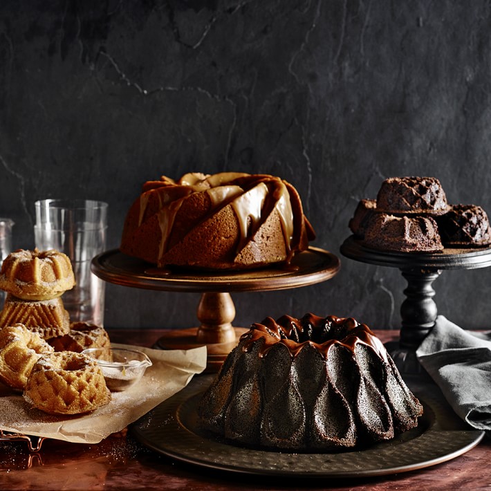 Nordic Ware Nonstick Cast Aluminum Heritage Bundt Pan