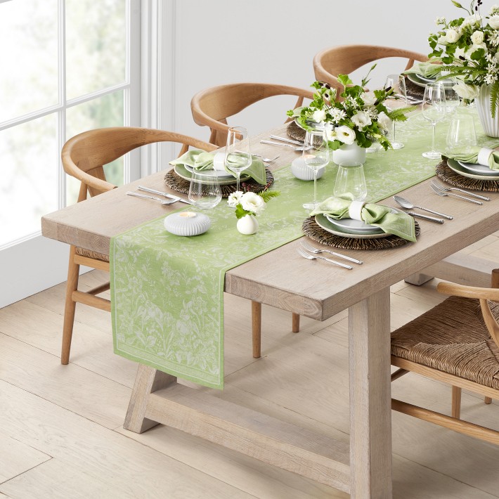 Primavera Jacquard Table Runner, Spring Green