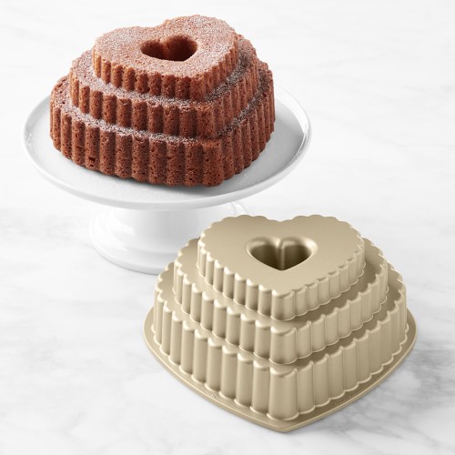 Nordic Ware Cast Aluminum Nonstick Scallop Heart Bundt® Cake Pan