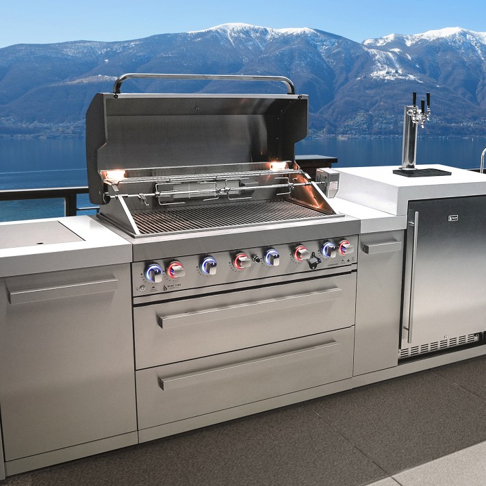 Mont Alpi 805 Deluxe Gas Grill Island with Beverage Center & Fridge