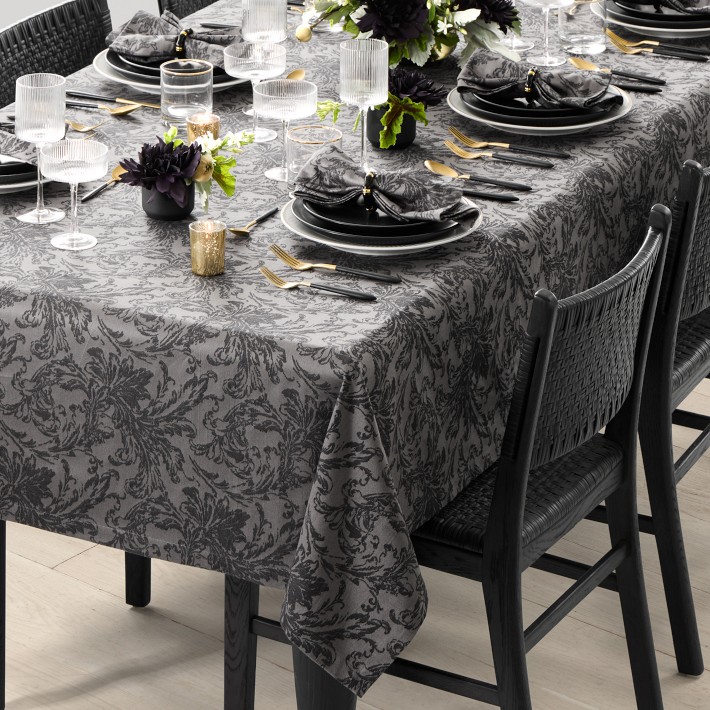 Damask Rectanglular Tablecloth, 70"x108"