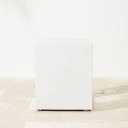 Pierre Indoor/Outdoor Square Concrete Side Table (20&quot;)