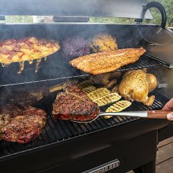 Traeger Ironwood&#174; 885 Pellet Grill