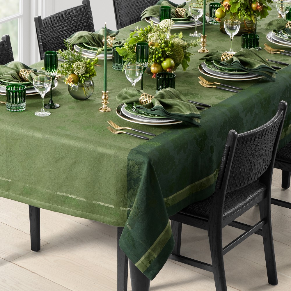 Jacquard Filomena Tablecloth, 70"x108"