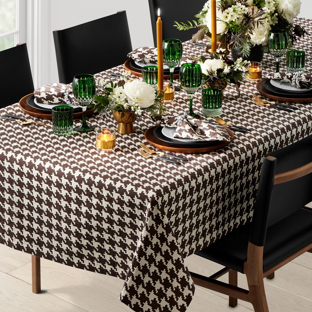 Houndstooth Tablecloth, 70 x 108