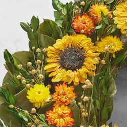 Sunflower & Myrtle Live Wreath, 22&quot;
