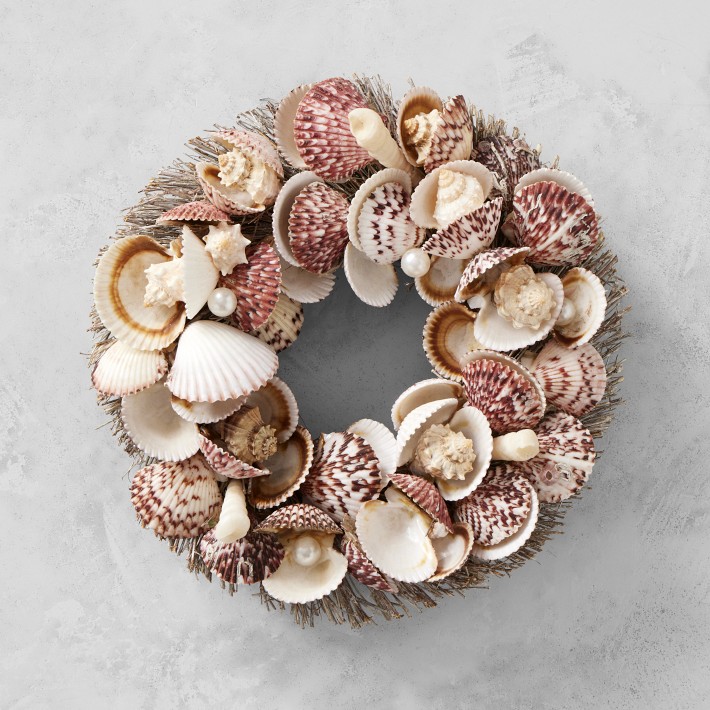 Shells & Pearls Wreath, 11"