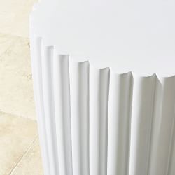 Tropea Fluted Accent Table (18&quot;)