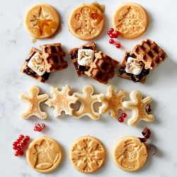 Williams Sonoma Holiday Pancake 7-in-1 Flipper &amp; Flappin Jack Pancake Mix