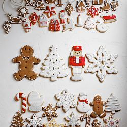 Williams Sonoma 'Twas the Night Holiday Cookie Cutters, Set of 27