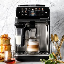 Philips 5500 Fully Automatic Espresso Machine with LatteGo &amp; Iced Coffee