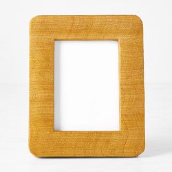 Halle Frame