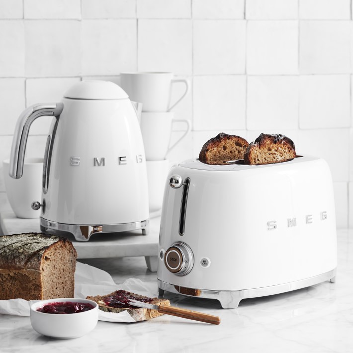 smeg トースター Amazon.com: SMEG 2 Slice Toaster with 6 Presets and Defrost