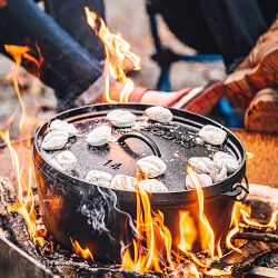 Lodge Savor the Outdoors Seasoned Cast Iron Deep Camp Dutch Oven, 5-Qt.