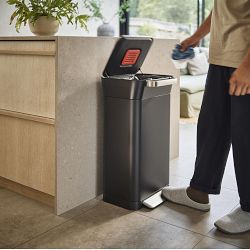 Joseph Joseph Titan 30L Black Trash Compactor