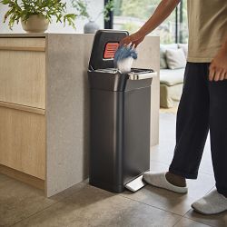 Joseph Joseph Titan 30L Black Trash Compactor