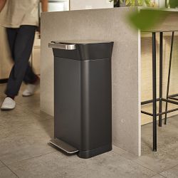 Joseph Joseph Titan 30L Black Trash Compactor