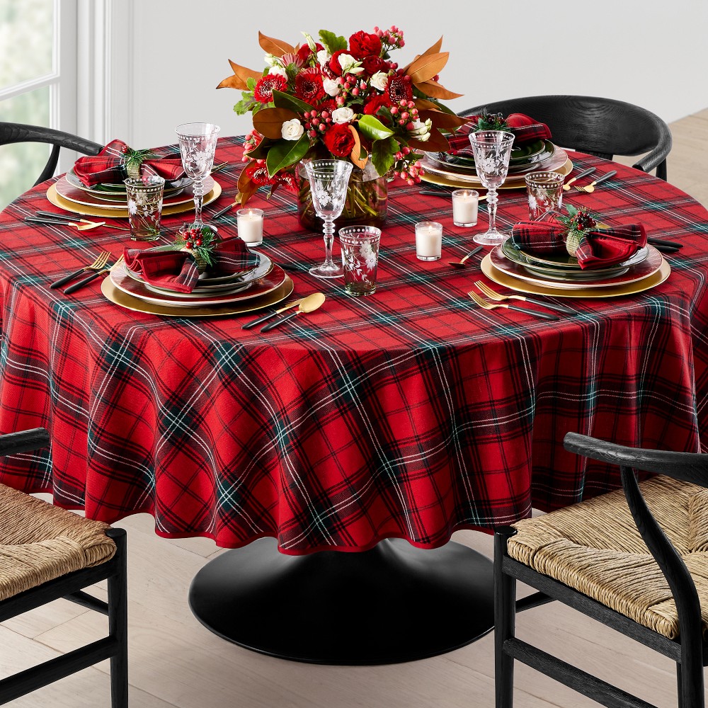 Classic Tartan Plaid Tablecloth, 90" Round, Red