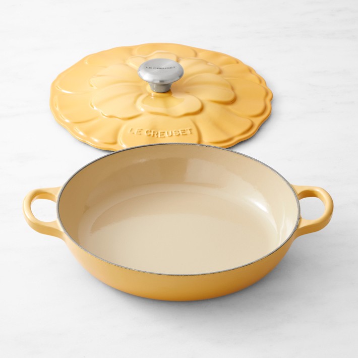 LE CREUSET 黄色24cm Le Creuset Enameled Cast Iron Petal Braiser, 2 1/4-Qt