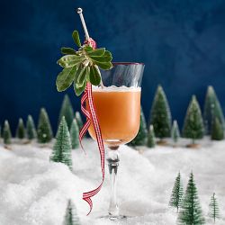 AERIN x Williams Sonoma Swirl Wine Glasses, Set of 4