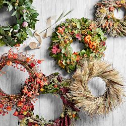 Fall Abundance Live Wreath, 20"