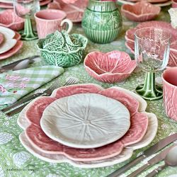 Bordallo Pinheiro Cabbage Dinnerware Collection