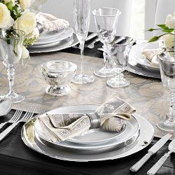 Vintage Floral Jacquard Table Runner