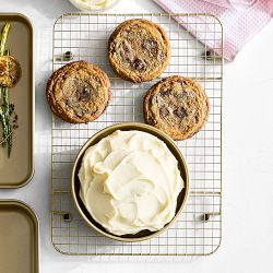 Williams Sonoma Goldtouch® Pro Nonstick Half Sheet Cooling Rack