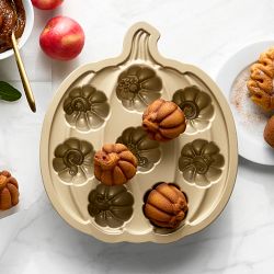 Nordic Ware Nonstick Cast Aluminum Pumpkin Bitelet Pan