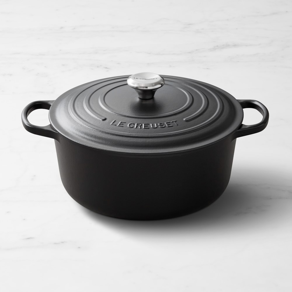 Le Creuset Signature Enameled Cast Iron Round Dutch Oven - 7 1/4-Qt., Matte Black