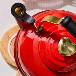 Le Creuset Classic Whistling Tea Kettle with Figural Heart Knob
