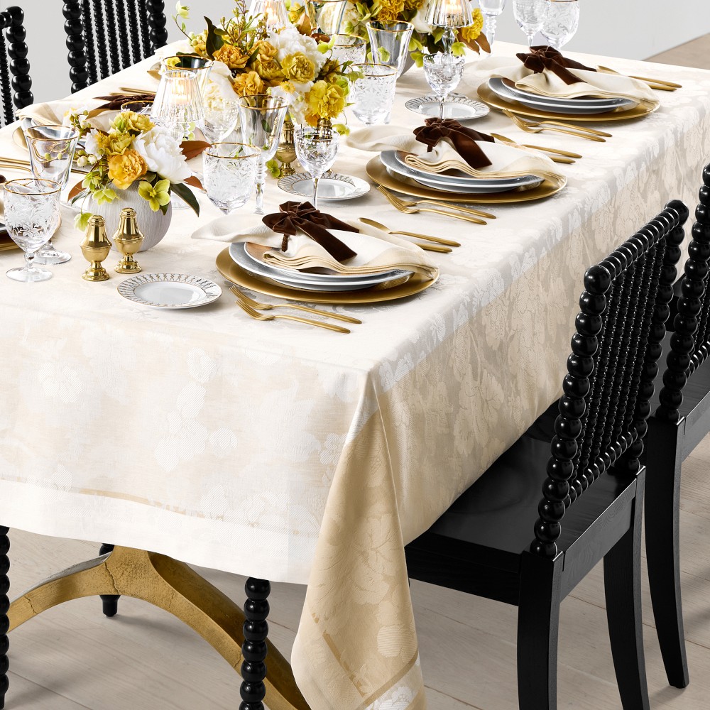 Filomena Jacquard Tablecloth - 70"x108", White