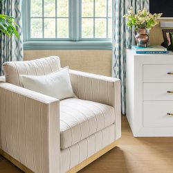 Valencia Swivel Chair