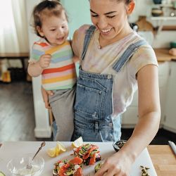 Molly Yeh: Home is Where the Eggs Are