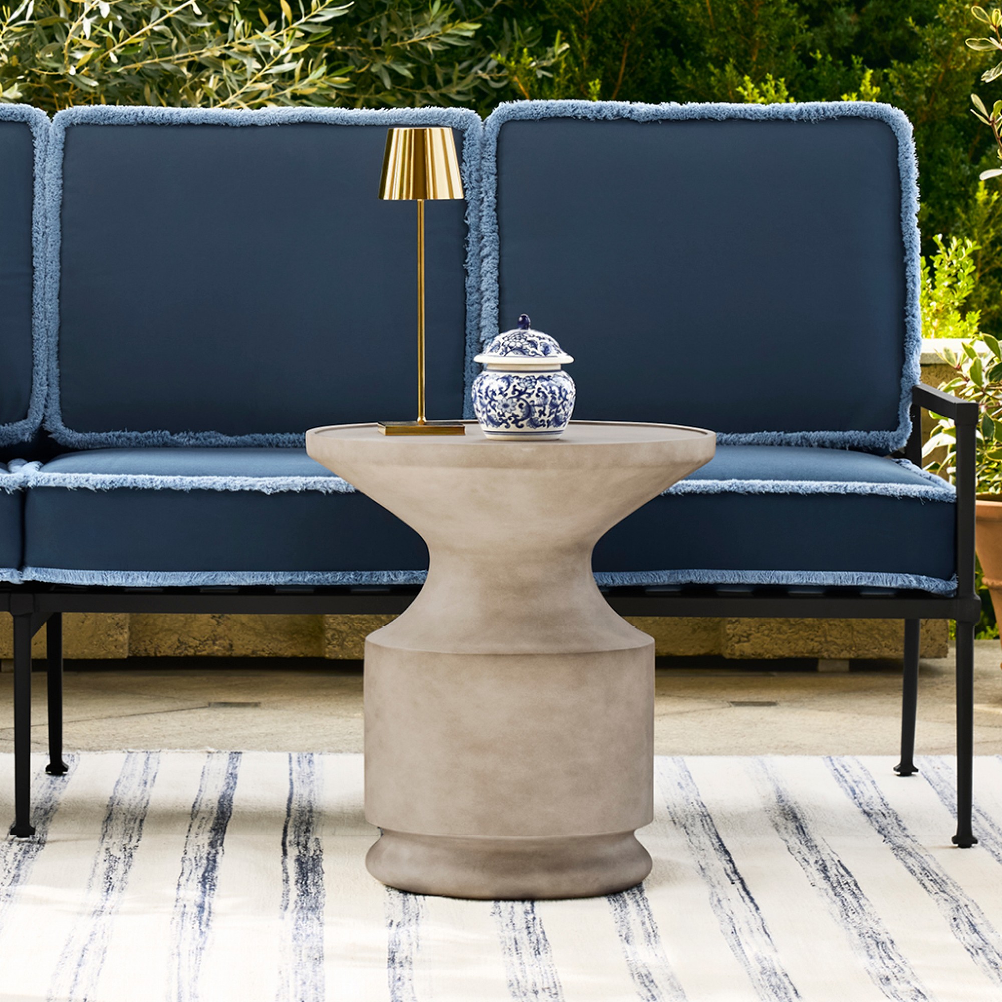 Cavoli Outdoor Side Table (20″) Sansujyuku sansujyuku.com