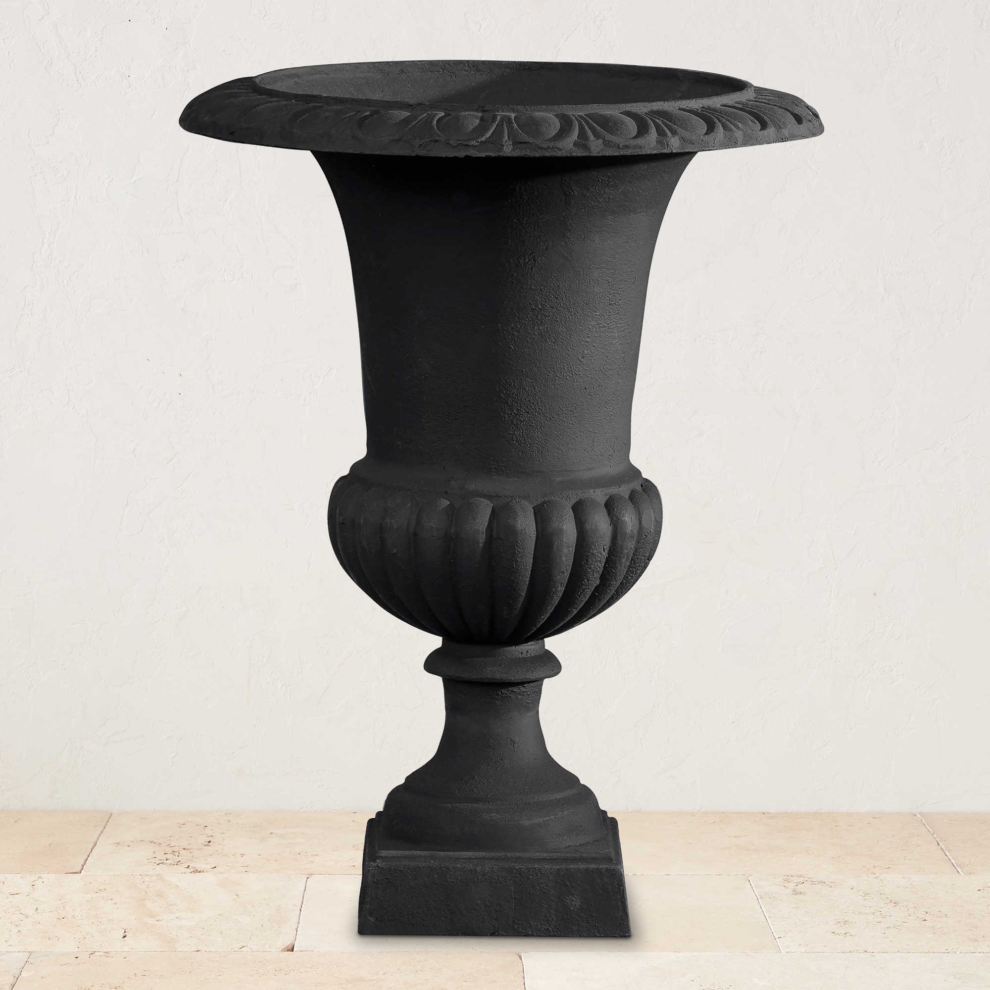 Glasgow Urn in Matte Black Sansujyuku sansujyuku.com