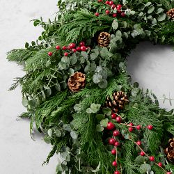 Fragrant Berry Live Wreath &amp; Garland