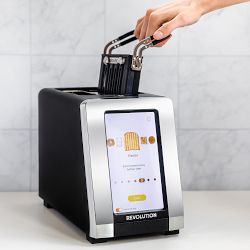 Revolution InstaGLO R180 Toastie Press™ Set, Matte Black