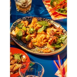 Cassie Yeung: Bad B*tch in the Kitch: Craveable Asian Recipes to Ditch the Takeout