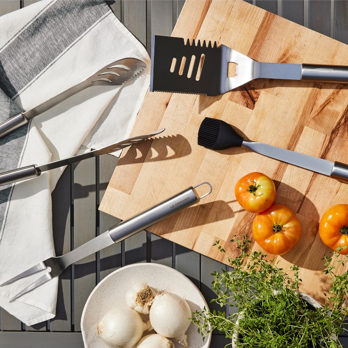 le-creuset-alpine-outdoor-bbq-