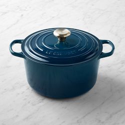 Le Creuset Signature Enameled Cast Iron Deep Round Oven, 6 1/2-Qt.