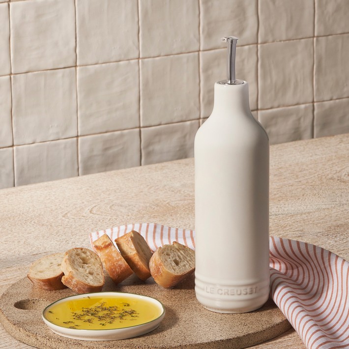 LE CREUSET ホワイトオリーブレリーフ　ソーシエ Le Creuset Signature Oil Cruet | Williams Sonoma