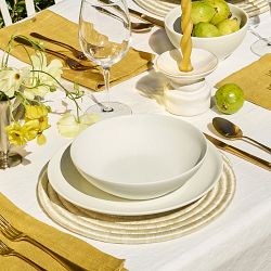 Year and Outdoor Day 16-Piece Dinnerware Set