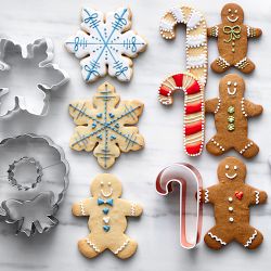 Williams Sonoma Wreath Stainless Steel Impression Cookie Cutter