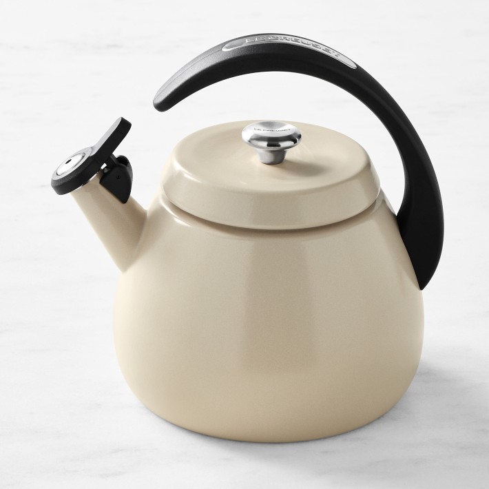 Enamel Creuset Le Amazon.com: ルクルーゼKettle on qt 2.2 Kettle, Cloche Steel 調理器具