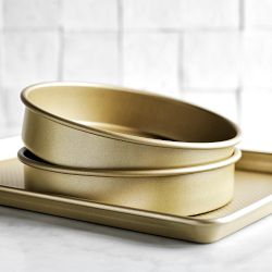 Williams Sonoma Goldtouch® Pro Nonstick Round Cake Pan