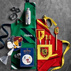 HARRY POTTER™ x Williams Sonoma Gryffindor™ Adult Apron